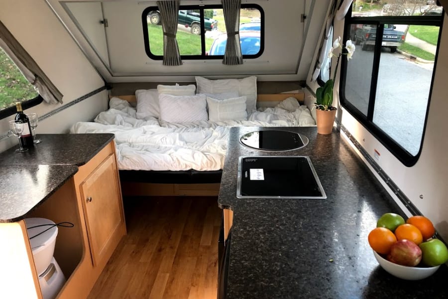 Queen size bed that can comfortably sleep 2