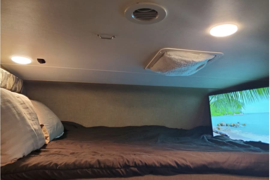 Sleeps 2 with a tv/dvd