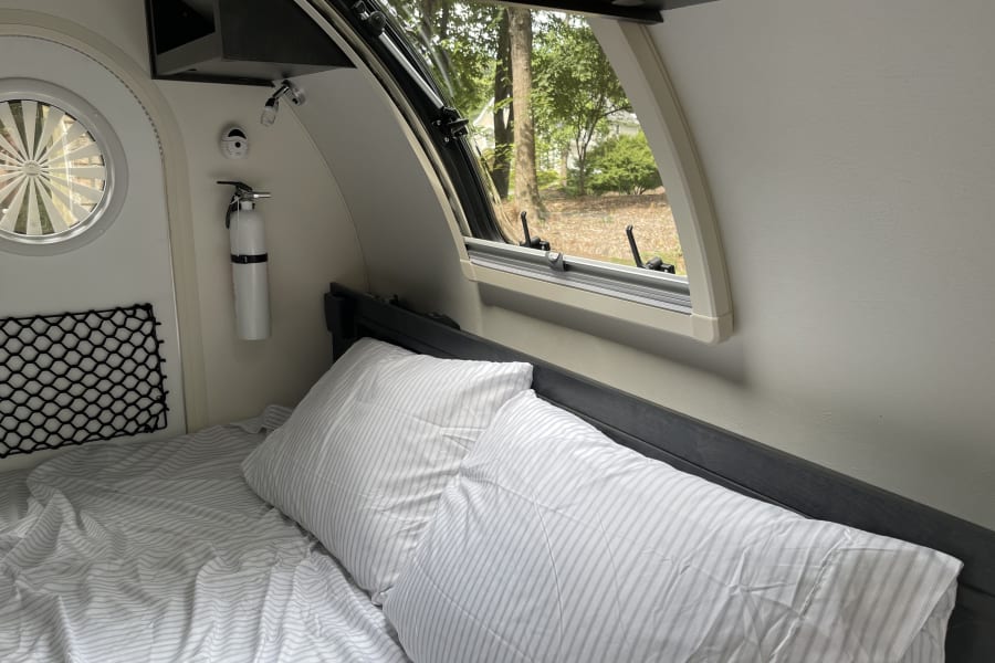 Clean linens and soft pillows included