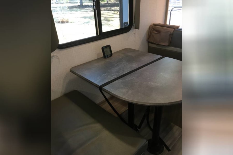 Dinette converts to twin bed