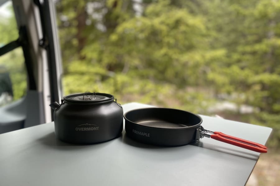 Cooking pot and pan 