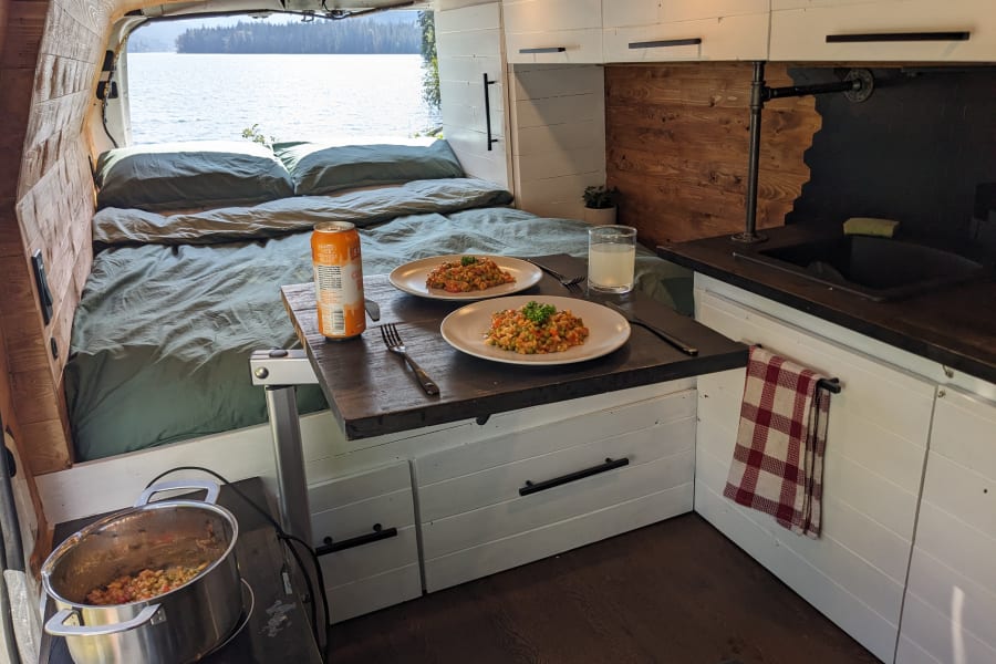 Efficient induction stove heats up to cook incredibly quickly.