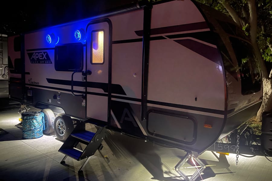 Exterior rock lights 