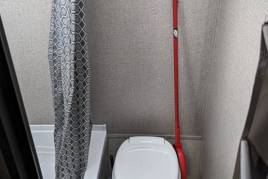 toilet, shower. Basic bath, but it all works. 