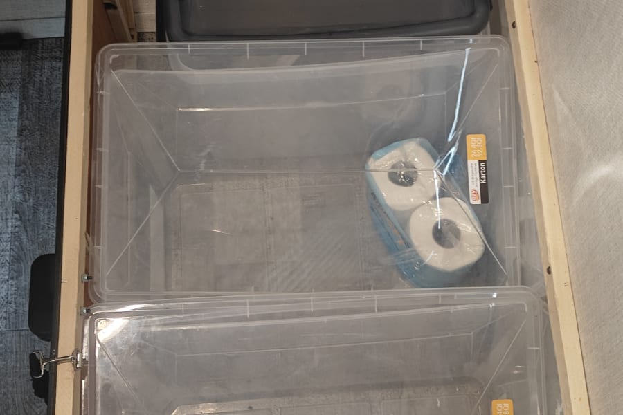 Extra storage under dinette