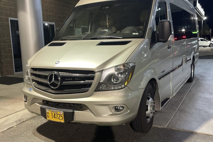 Roadtrek RS Adventurous XL-sleeps 2-4