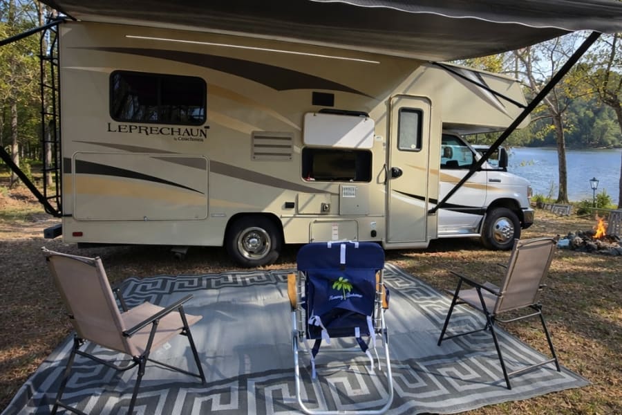 Class C Motorhome Available for Rent in Youngsville &  Surrounding Raleigh Area