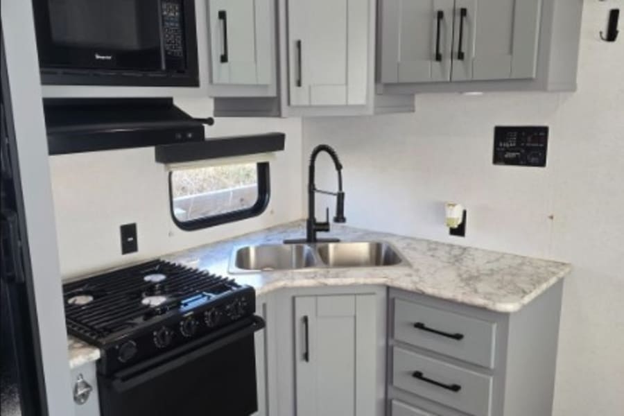 Fill Kitchen