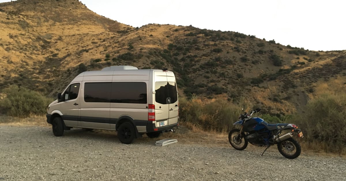 4 wheel drive 12 passenger van