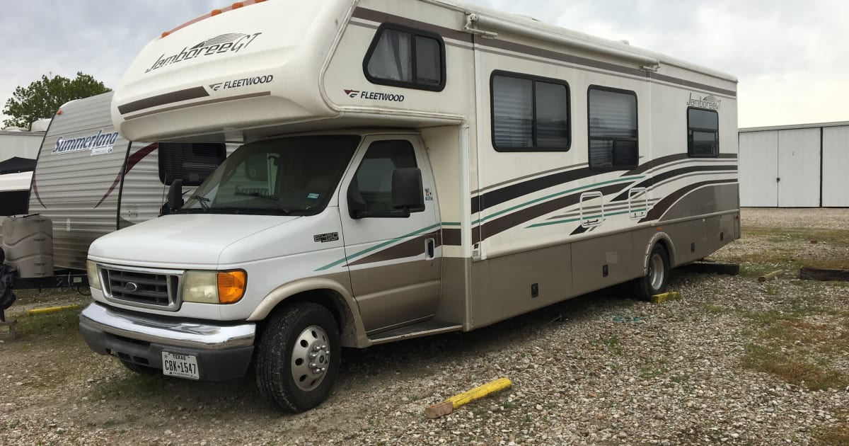 2005 Fleetwood Jamboree Class C Rental in Stafford, TX Outdoorsy