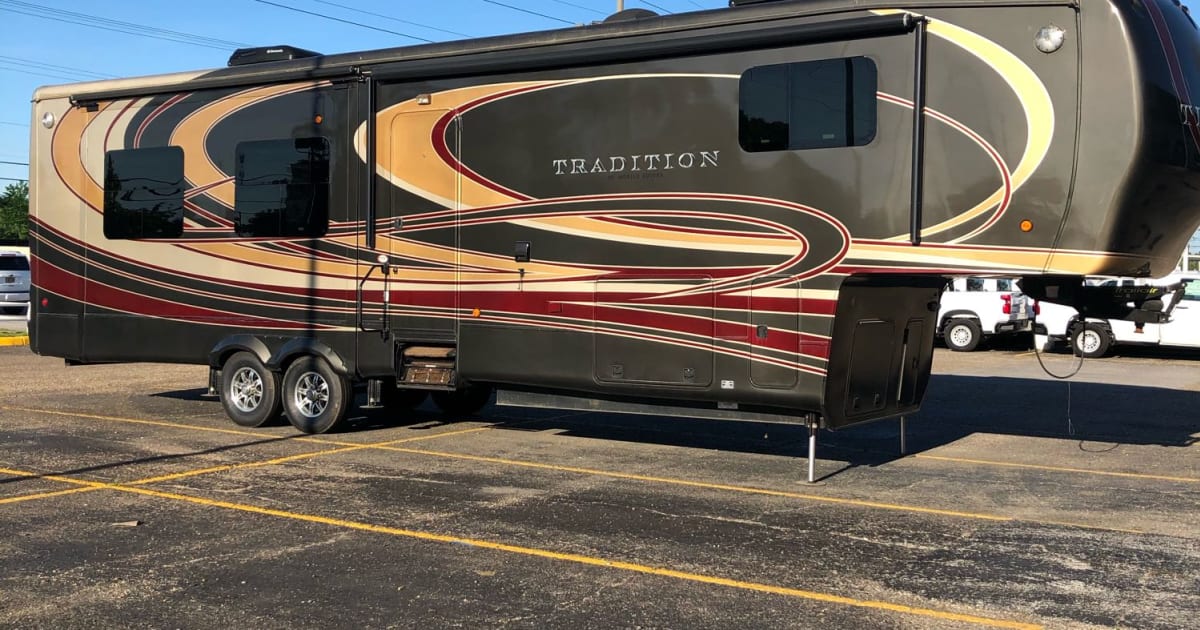 2015 Drv Tradition FifthWheel Rental in Lafayette, LA Outdoorsy