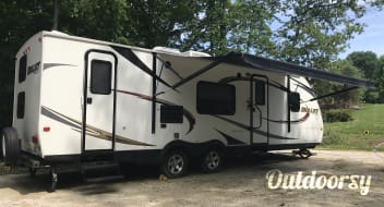 2012 Keystone Bullet Bunkhouse-Sleeps 8-10 (Coffee Included!)