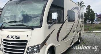 2018 Thor Motor Coach Axis