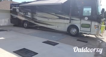 2011 Tiffin Motorhomes Allegro Red