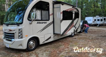 2015 Thor Motor Coach Vegas