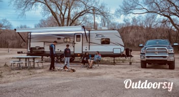 2017 Jayco Jay Flight - Loaded w/ bunks "4ore"