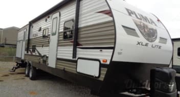 2020 Palomino Puma XLE 31BHSC - Queen bed and bunkhouse entertainment center