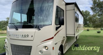 2017 Winnebago Vista - Like New - 29 Foot - Perfect for Weekend Getaways, Long Trips, Tailgates, or an Extra Bedroom at the Cabin! Wi-Fi Available!