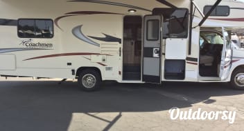 2. 2015 Coachmen Freelander 27QB