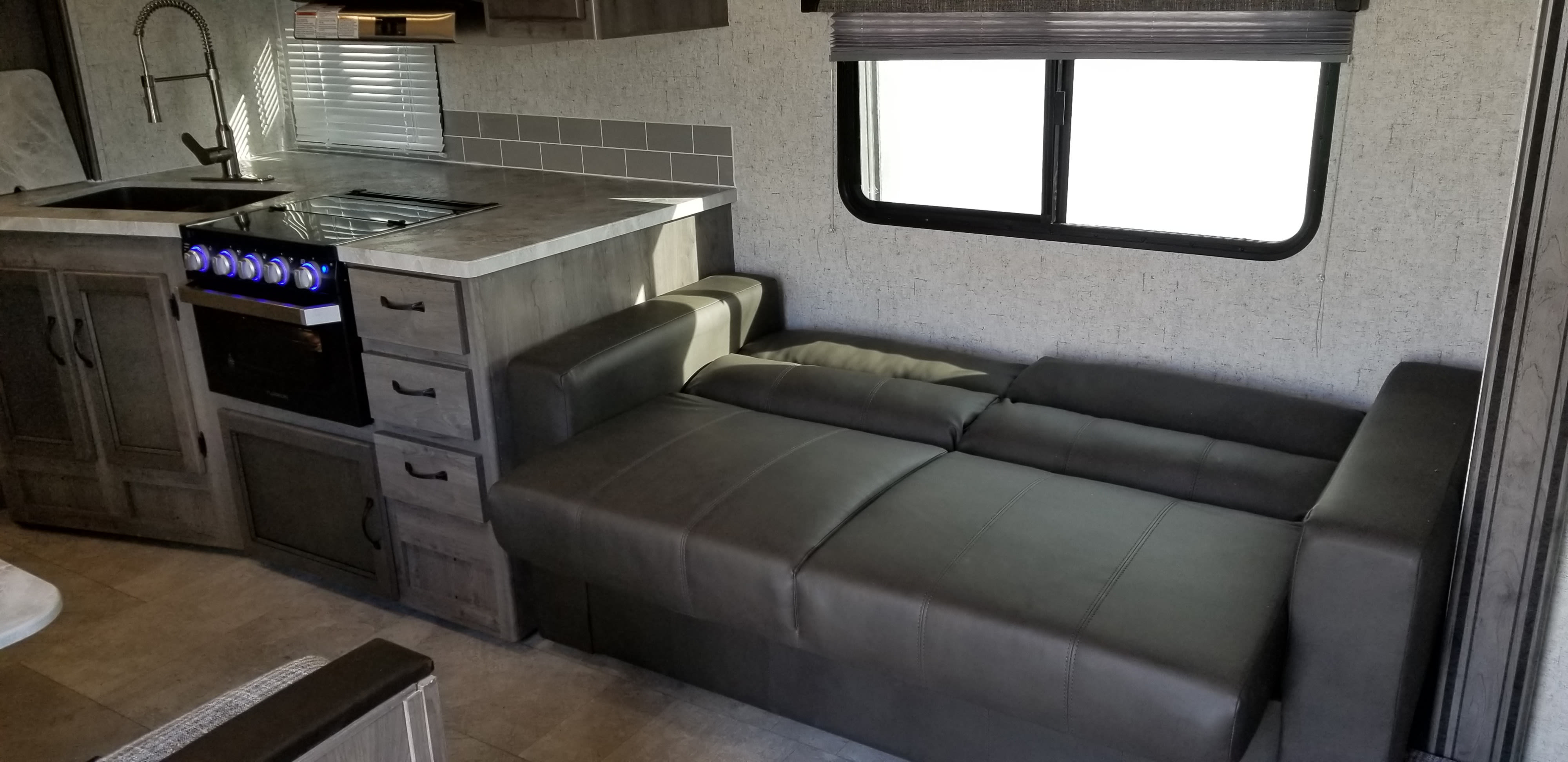 2019 Coachmen Apex Trailer Rental in Perryville, MD Outdoorsy
