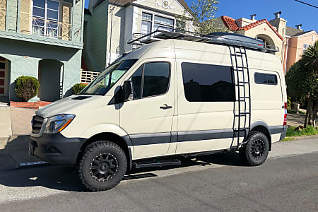 4x4 2017 Mercedes Benz Sprinter 144 - 