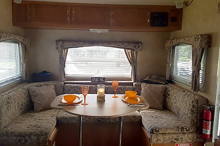 2008 Forest River Wildwood Motor Home Toy Hauler Rental In