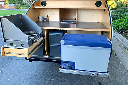 Folding trailer