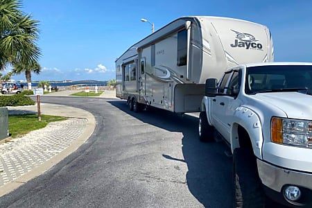 Fifth-wheel