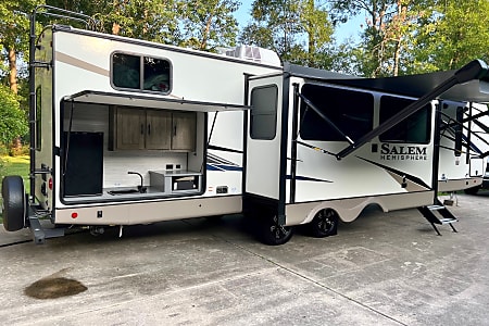 Travel trailer