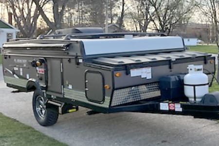 Folding trailer