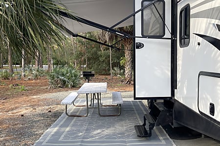 Travel trailer