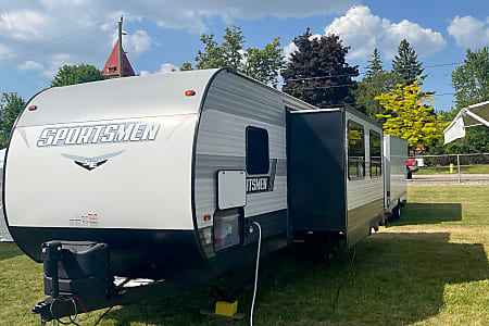 Travel trailer