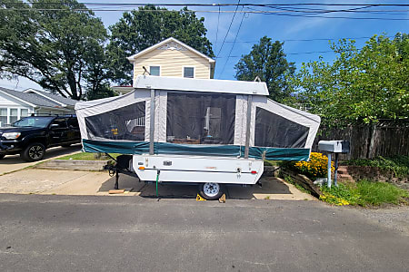 Folding trailer