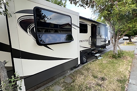 Travel trailer