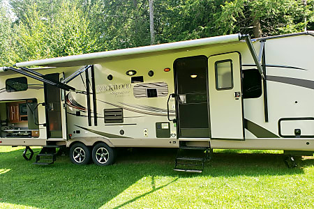 Travel trailer