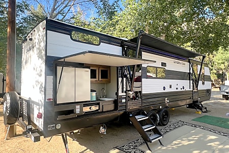 Travel trailer