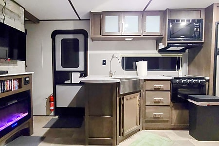 Travel trailer