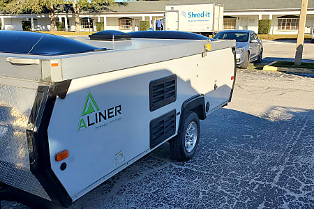 Folding trailer