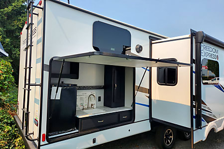 Travel trailer