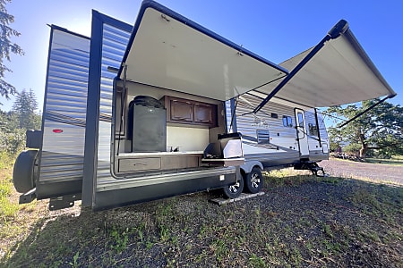 Travel trailer