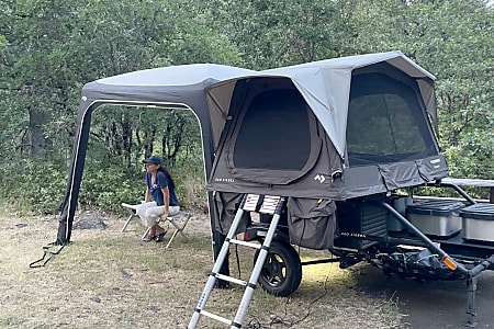 Folding trailer