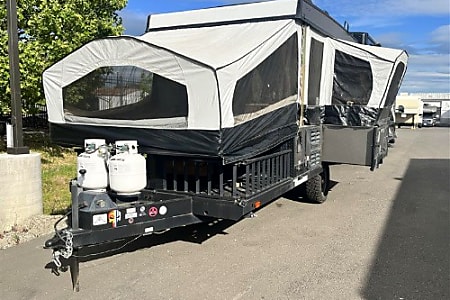 Folding trailer