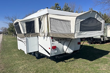 Folding trailer