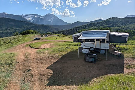 Folding trailer