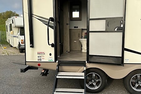 Travel trailer