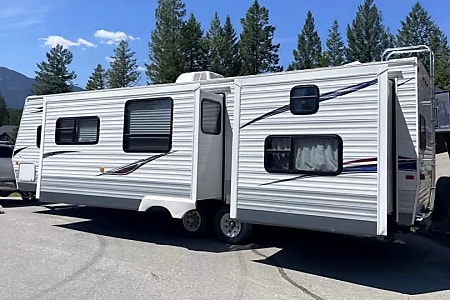 Travel trailer