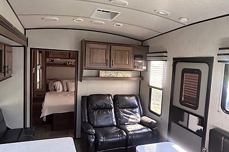 Toy hauler
