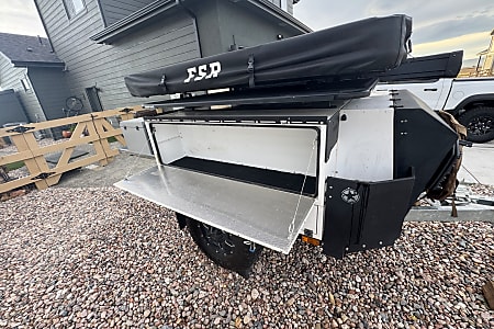 Folding trailer