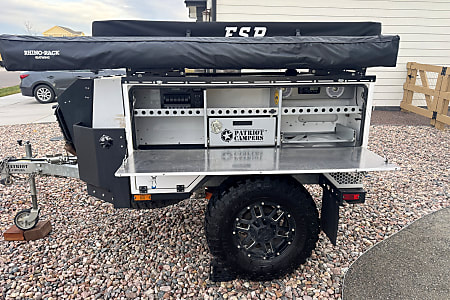 Folding trailer