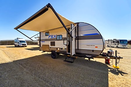 Travel trailer